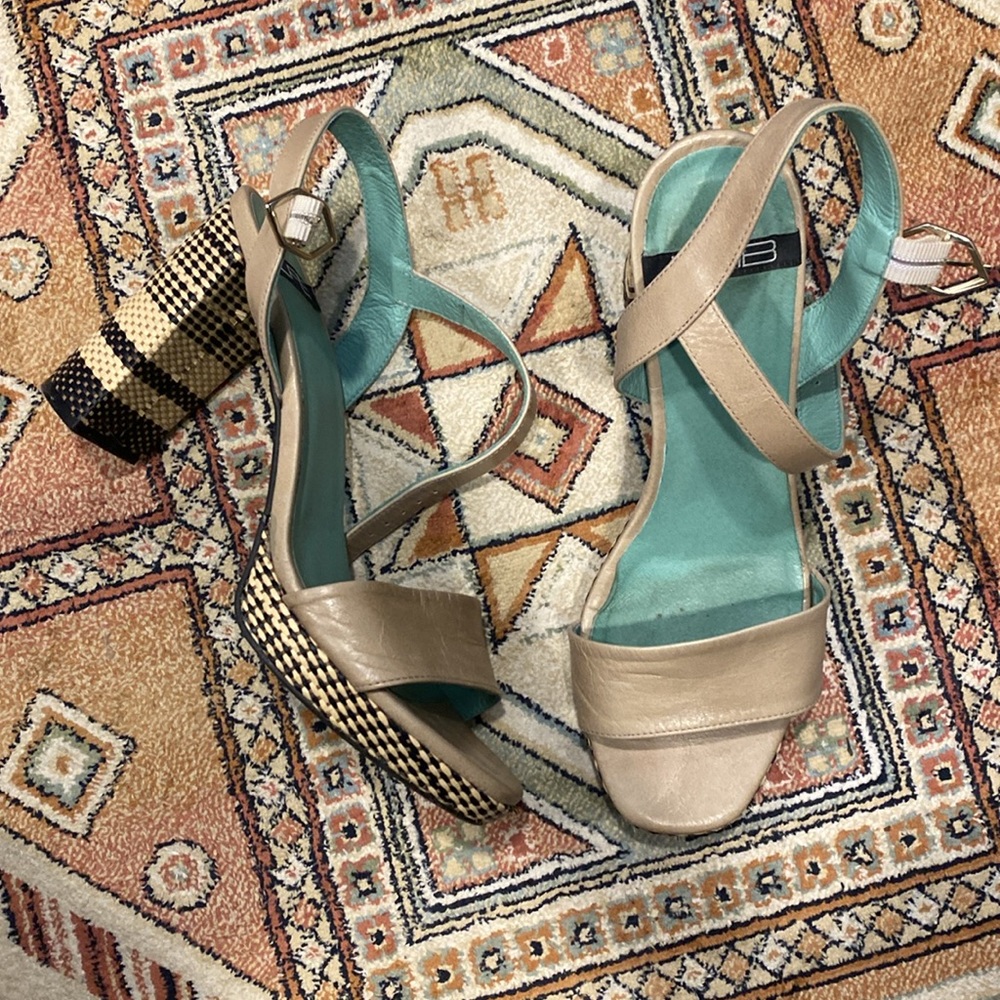 LAB Jute Heels - Size 10 - Picture 2 of 2